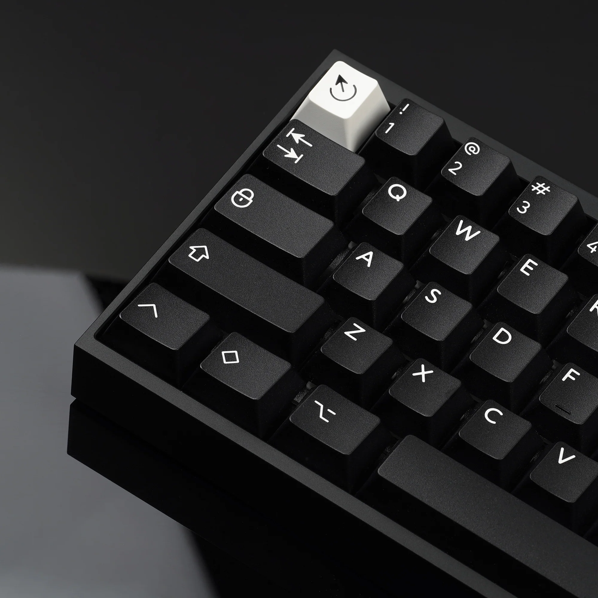 Tofu65 Hot-swap Keyboard With PBTfans WOB Simple Base keycaps - Image 9
